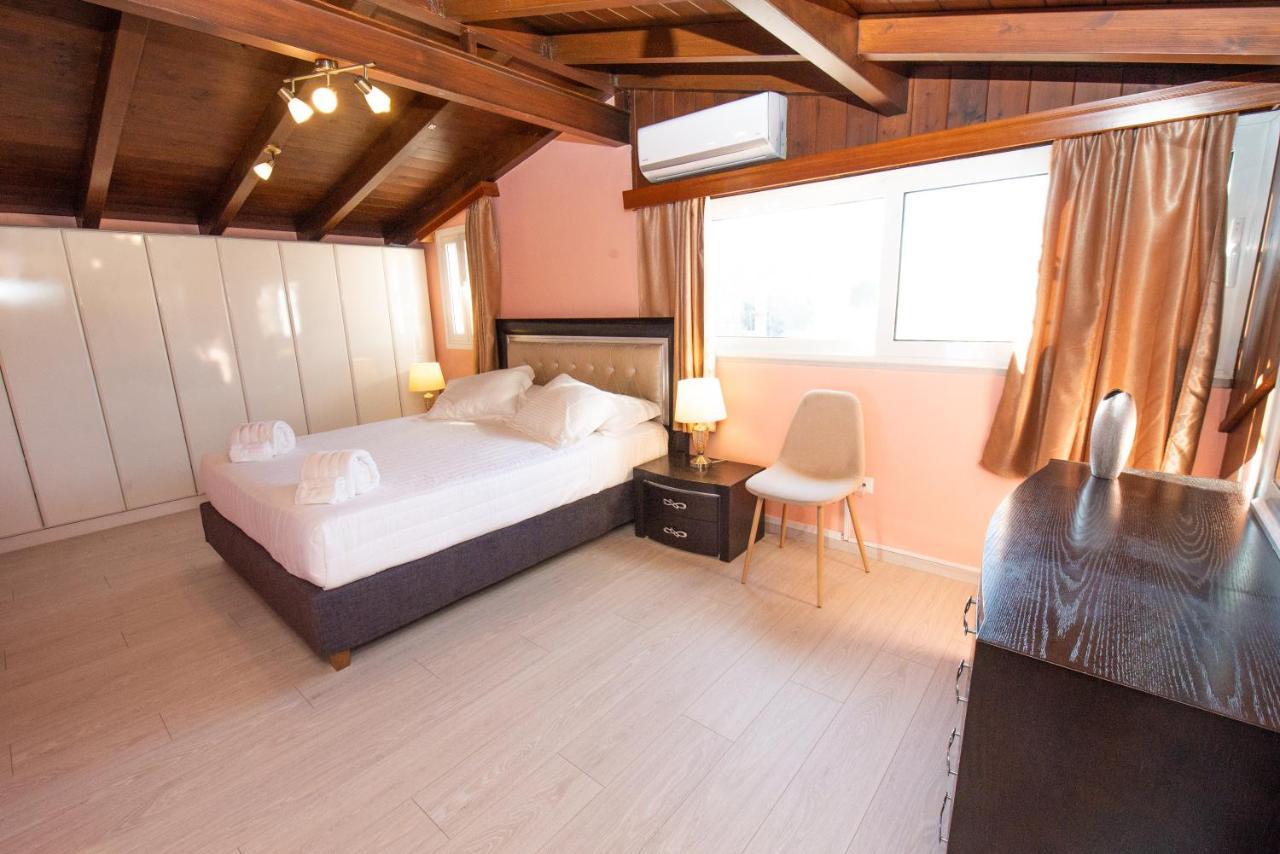 Venetian Apartments, 650M From Corfu Port Екстер'єр фото